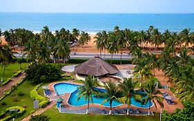 Hotel Ecole Lebenin Lome Exterior photo