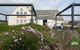 Yha Treyarnon Bay Hostel Padstow Exterior photo