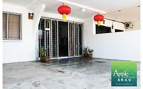 Apple Guest House Malacca Exterior photo