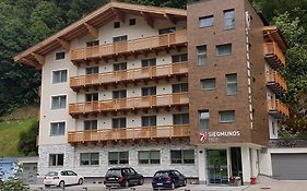 Hotel Garni Siegmundshof - Inclusive Joker Card Im Sommer Saalbach-Hinterglemm Exterior photo