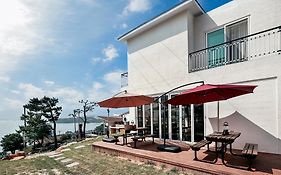 Yeosu Blooming Pension Villa Exterior photo