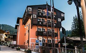 Hotel Posta R.T.A. Madonna di Campiglio Exterior photo