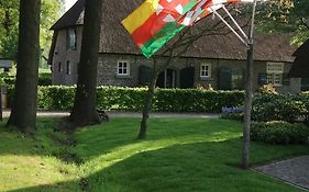 Erfgoed & Logies Den Heijkant Bed & Breakfast Moergestel Exterior photo