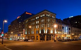 Milwaukee Marriott Downtown Hotel Exterior photo