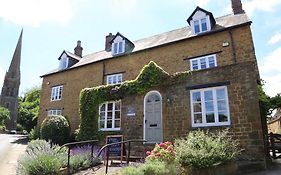 Virginia House Bed & Breakfast Bed & Breakfast Banbury Exterior photo