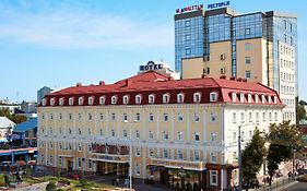 Hotel Ukraine Rivne Exterior photo