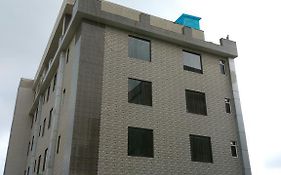 The Park Residency Hotel Greater Noida Exterior photo