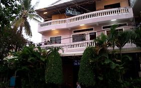 The Small Hotel Sihanoukville Exterior photo