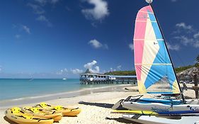 Starfish Halcyon Cove Hotel Dickenson Bay Exterior photo