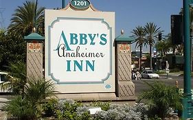 Abby'S Anaheimer Inn - Across Disneyland Park Exterior photo