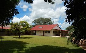 Dornhugel Guestfarm Hotel Grootfontein Exterior photo