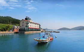 1 Night 2 Days Motel Namhae Exterior photo