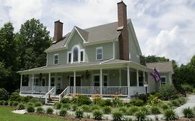 Seven Oaks Inn Bed And Breakfast High Point Exterior photo