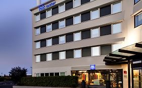 Ibis Budget Clermont Ferrand Centre Montferrand Hotel Exterior photo