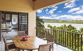 Poppy'S On The Lagoon Aparthotel Port Vila Exterior photo