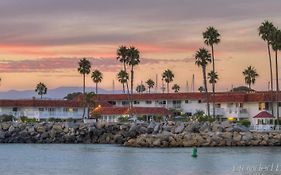 Oceanside Marina Suites - A Waterfront Hotel Exterior photo