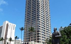 Holiday Inn Express Waikiki, An Ihg Hotel Honolulu Exterior photo