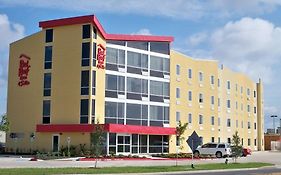 Red Roof Inn & Suites Beaumont Exterior photo