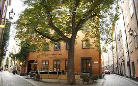 Castanea Old Town Hostel Stockholm Exterior photo