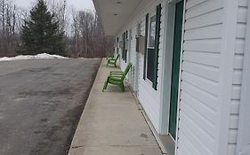 Covered Bridge Inn & Suites Sussex Exterior photo