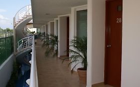 Suites Moon River Cancun Exterior photo