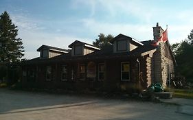 The Spirit Rock Outpost & Lodge Wiarton Exterior photo