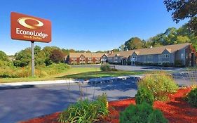 Econo Lodge Inn & Suites Groton Exterior photo