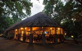 Island Safari Lodge Maun Exterior photo