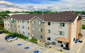 The Quincy Inn & Suites Exterior photo