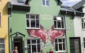 Butterfly Guesthouse Reykjavik Exterior photo