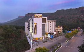 Pai Viceroy Hotel Tirupati Exterior photo