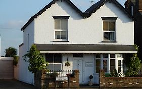 The White House Guest House Slough Exterior photo