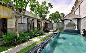 The Khayangan Dreams Villa, Seminyak Exterior photo