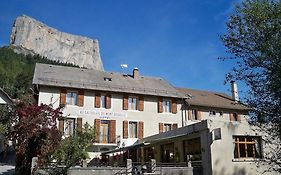 Au Gai Soleil Du Mont-Aiguille Hotel Chichilianne Exterior photo