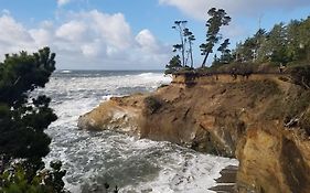 Inn At Arch Rock Depoe Bay Exterior photo