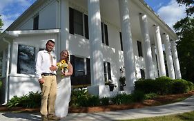 Stone Mountain Manor Bed & Breakfast Exterior photo