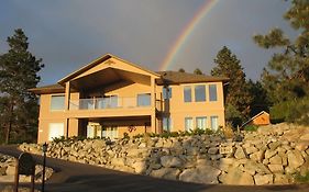 Above Naramata Bed & Breakfast Bed & Breakfast Exterior photo