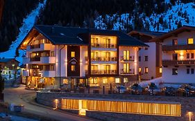 Alpinhotel Monte Superior - Silvretta Card Premium Betrieb Galtuer Exterior photo