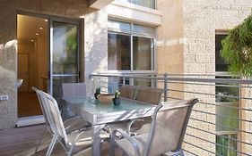 Chic & Quiet Apartments In City Center By Feelhome Jerusalem Exterior photo