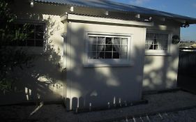 Monday Seaside Cottage Whanganui Exterior photo