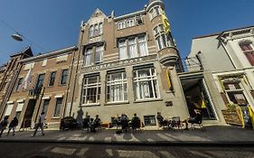 Hostel Roots Tilburg Exterior photo