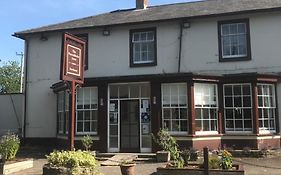 The Penruddocke Arms Hotel Dinton  Exterior photo