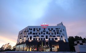 Hype Motorsport Hotel Nilai Exterior photo