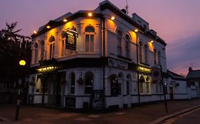 The Milford Arms Hotel Hounslow Exterior photo