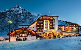 Alpenromantik-Hotel Wirlerhof Galtuer Exterior photo