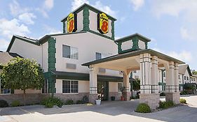 Super 8 Des Moines/Airport Hotel Exterior photo