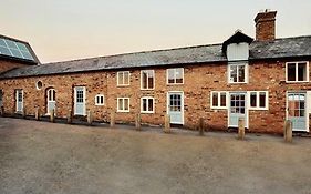 The Coaching Barns Motel Shrewsbury Exterior photo