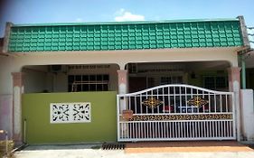 Izora Homestay Melaka Exterior photo