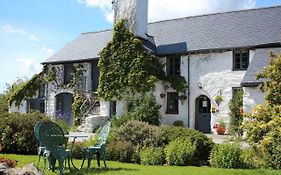 Dolgun Uchaf Historic B&B And Self Catering Cottages In Snowdonia Dolgellau Exterior photo