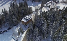 1861 Chatel Hostel Exterior photo